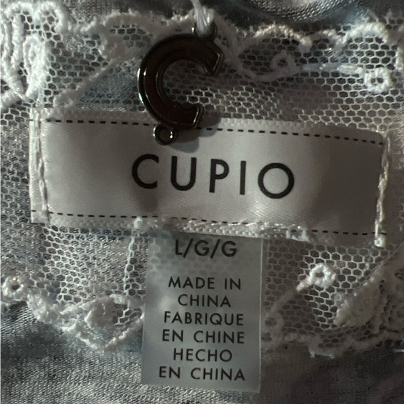 Cupio EUC blue pink and white pullover top. Size large - Picture 2 of 6